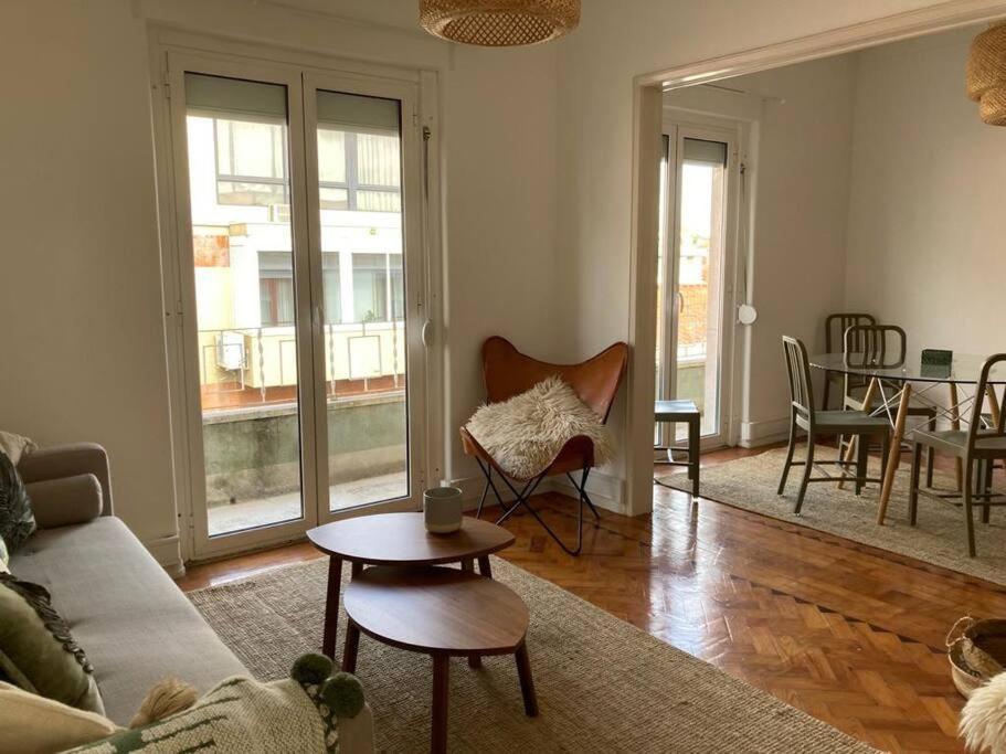 Apartamento Bem Localizado Para Familias & Amigos Lägenhet Lisboa Exteriör bild