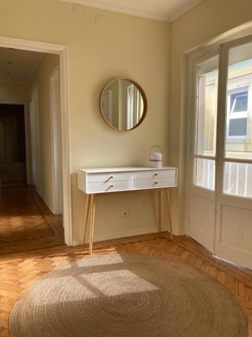 Apartamento Bem Localizado Para Familias & Amigos Lägenhet Lisboa Exteriör bild