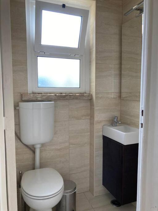 Apartamento Bem Localizado Para Familias & Amigos Lägenhet Lisboa Exteriör bild