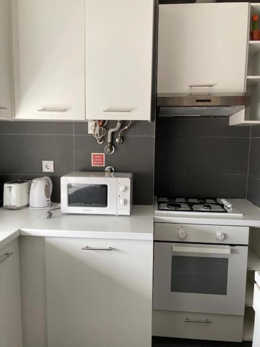 Apartamento Bem Localizado Para Familias & Amigos Lägenhet Lisboa Exteriör bild